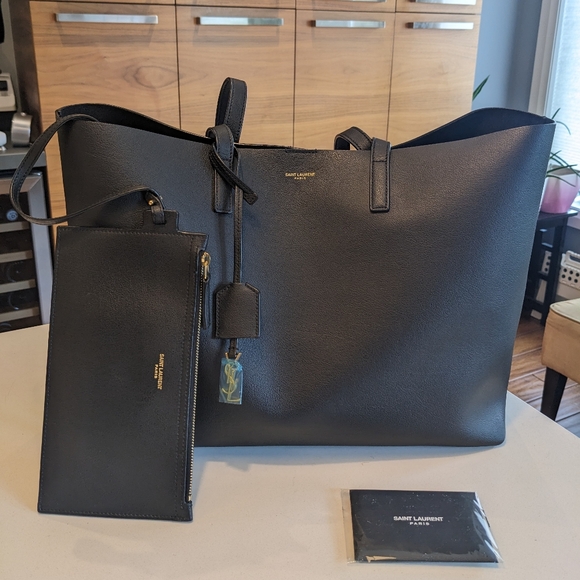 Saint Laurent East/West Black Leather Tote - Picture 2 of 9